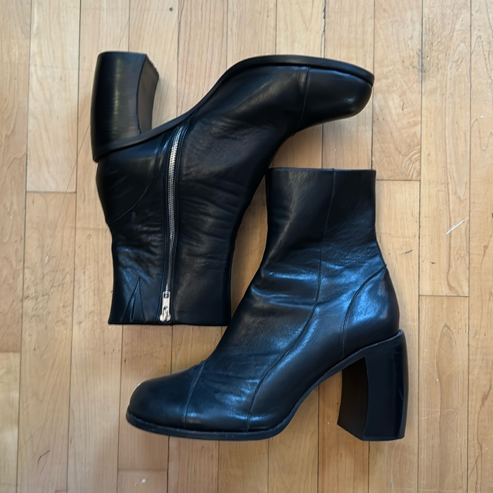 Men’s heeled boots size 14